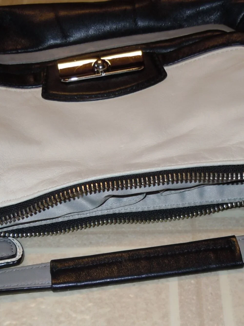COACH BLACK & WHITE LEATHER HANDBAG F23084 EUC